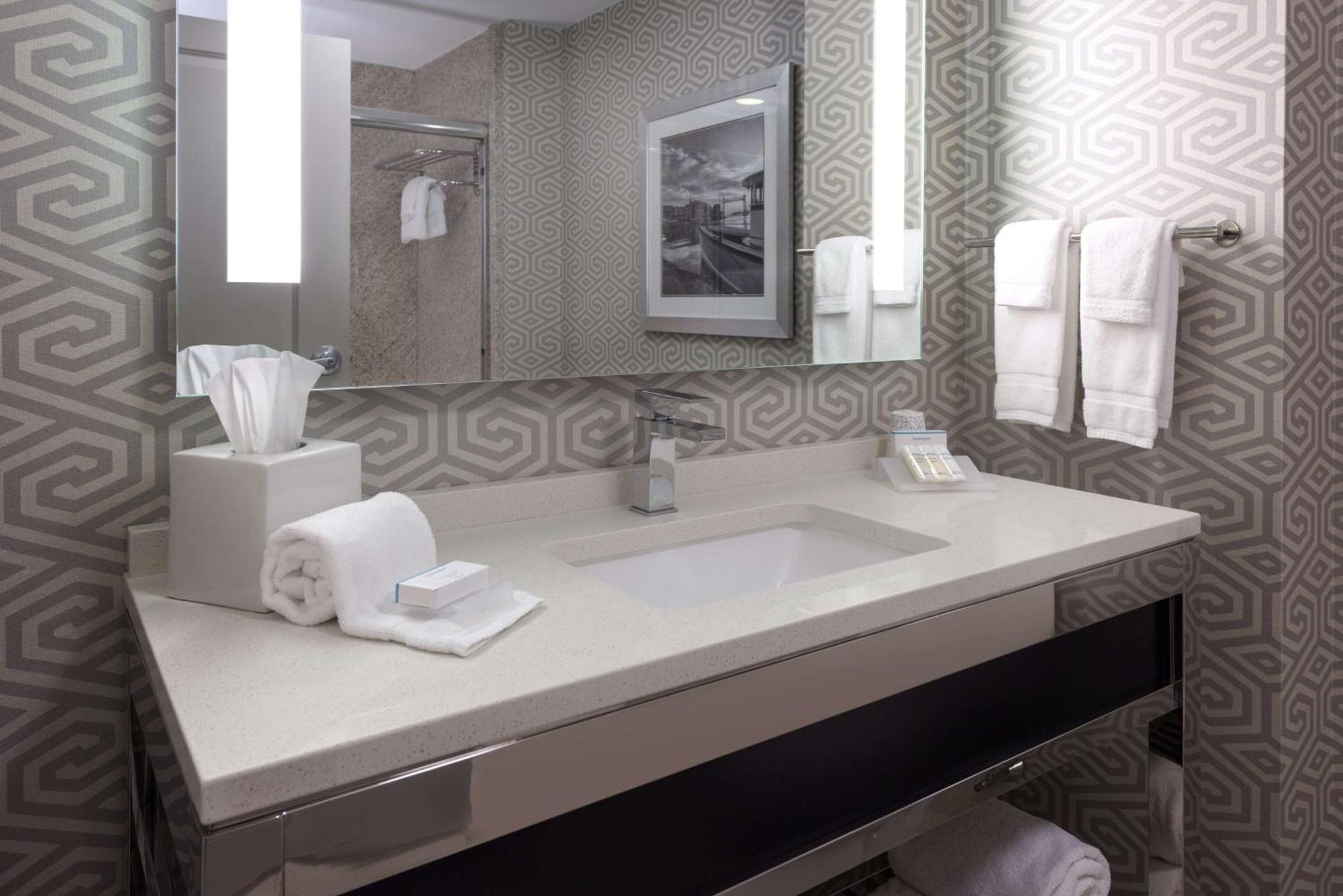 Hilton Garden Downtown Hotel 3*