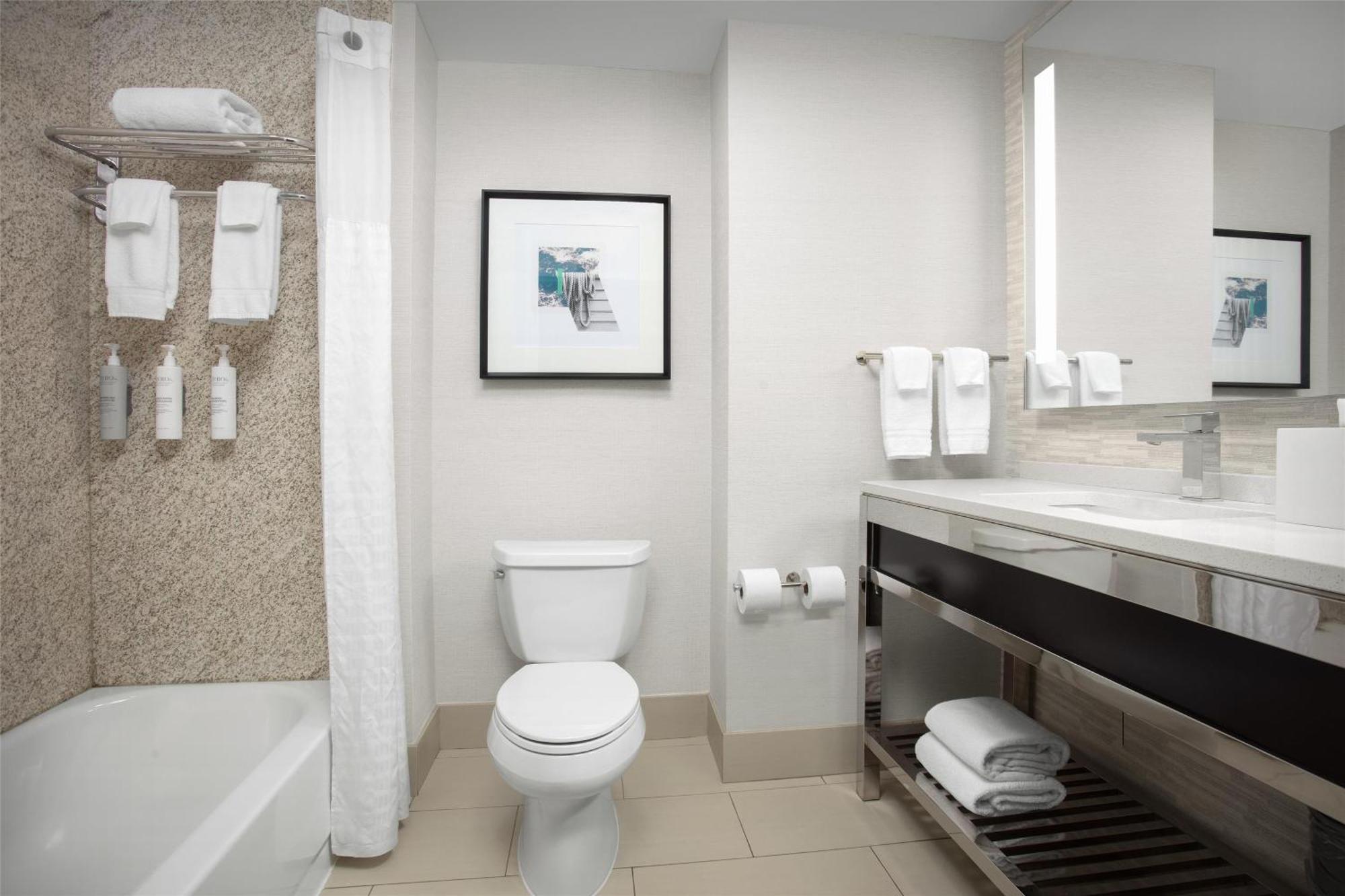 Hilton Garden Downtown Hotel 3*