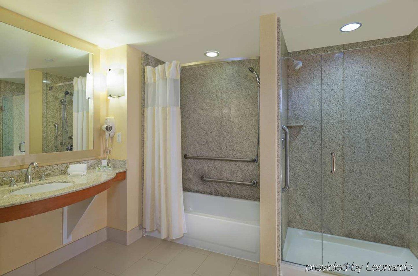 Hilton Garden Downtown 3* Portsmouth