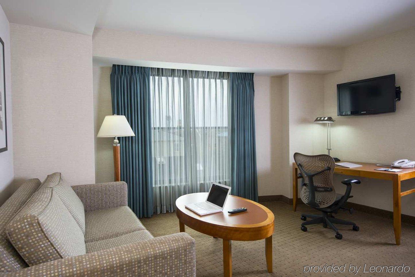 Hilton Garden Downtown 3*